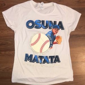 ✨8/$10. Toronto Blue Jays Roberto Osuna tee shirt